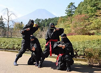 忍野しのびの里